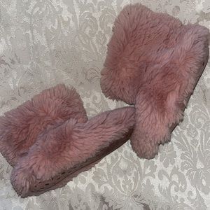 Kids Size 7/8 Slippers